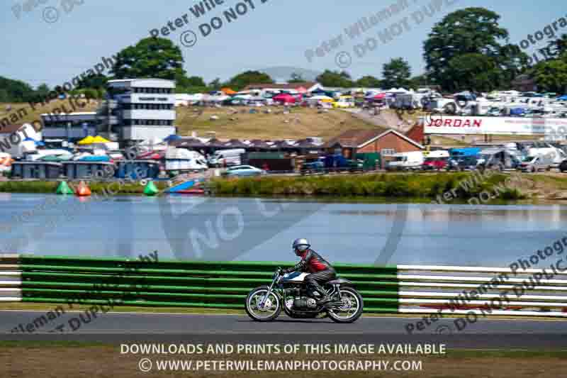 Vintage motorcycle club;eventdigitalimages;mallory park;mallory park trackday photographs;no limits trackdays;peter wileman photography;trackday digital images;trackday photos;vmcc festival 1000 bikes photographs